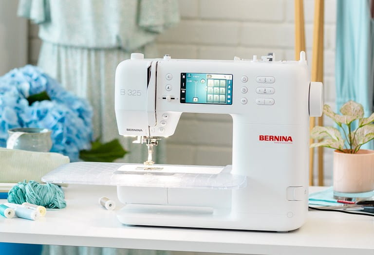 Machine à coudre BERNINA 325 nouvelle génération