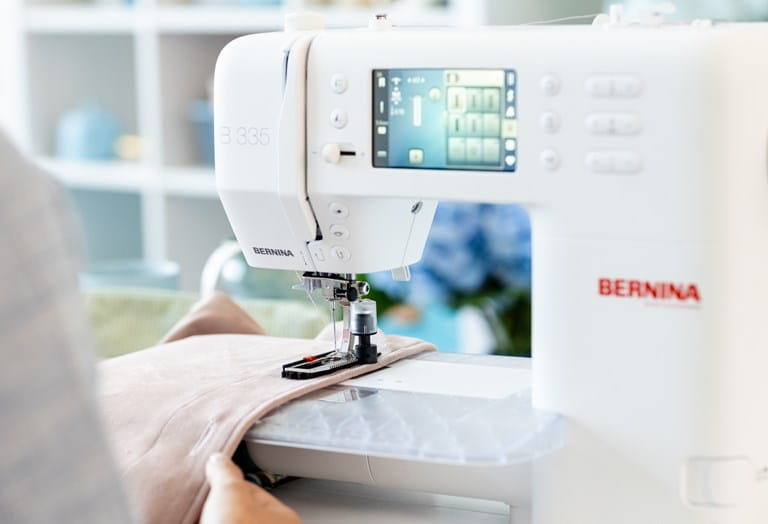 Machine à coudre BERNINA 335 nouvelle génération