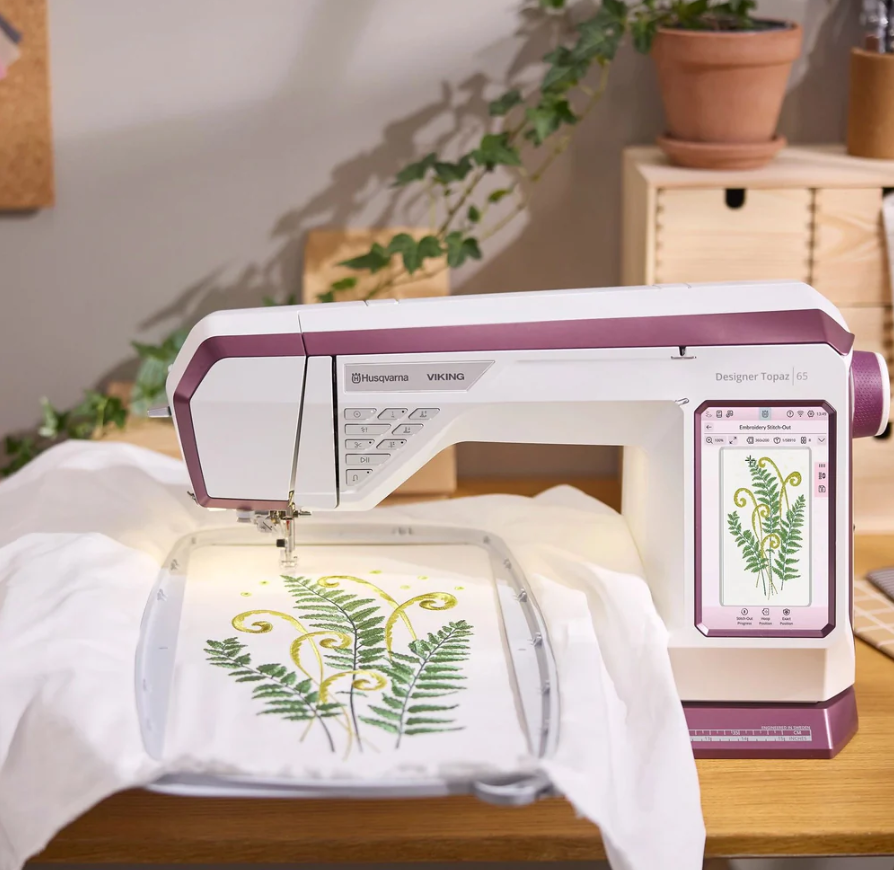 Machine à coudre et à broder HUSQVARNA® VIKING® DESIGNER TOPAZ™ 65