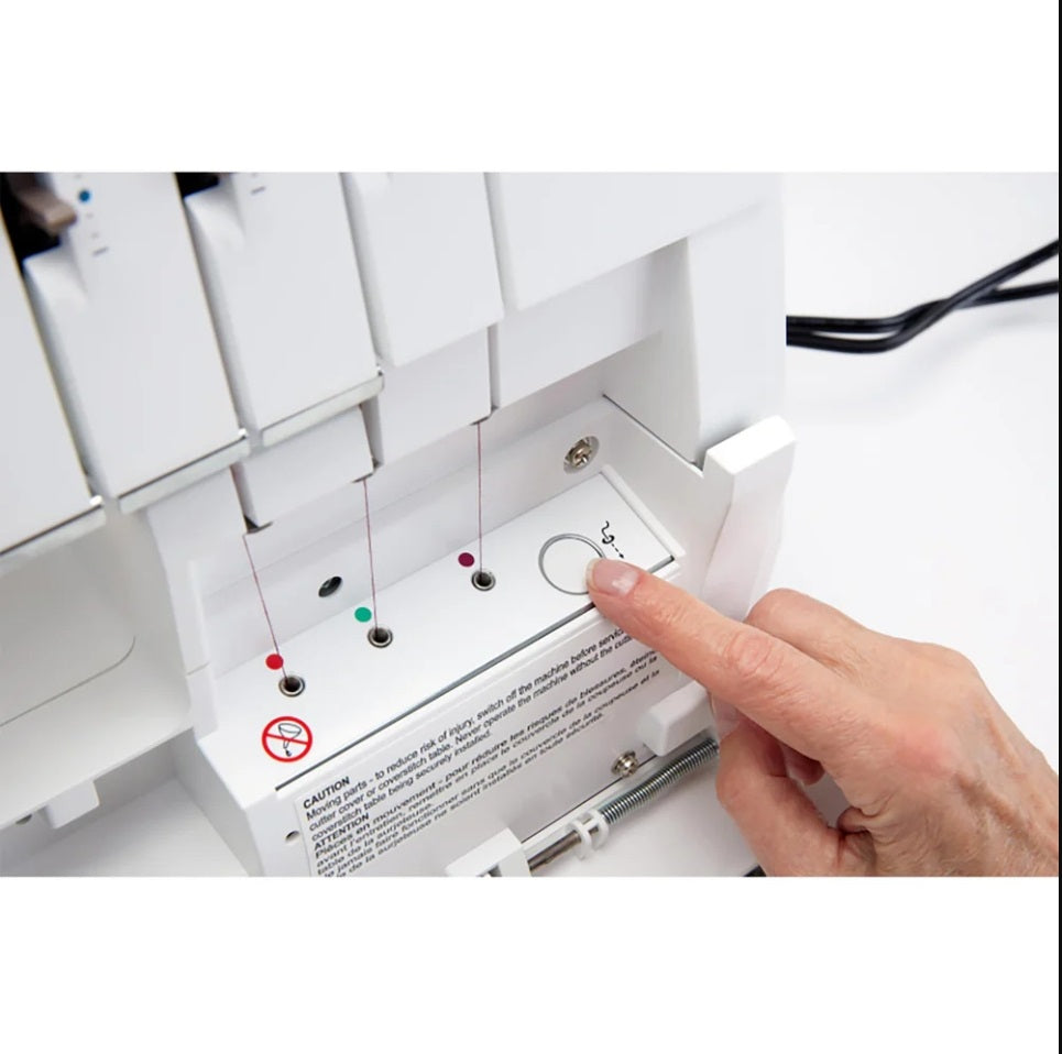 HUSQVARNA® VIKING® AMBER™ Air S | 500 Machine à surjeter et recouvrer