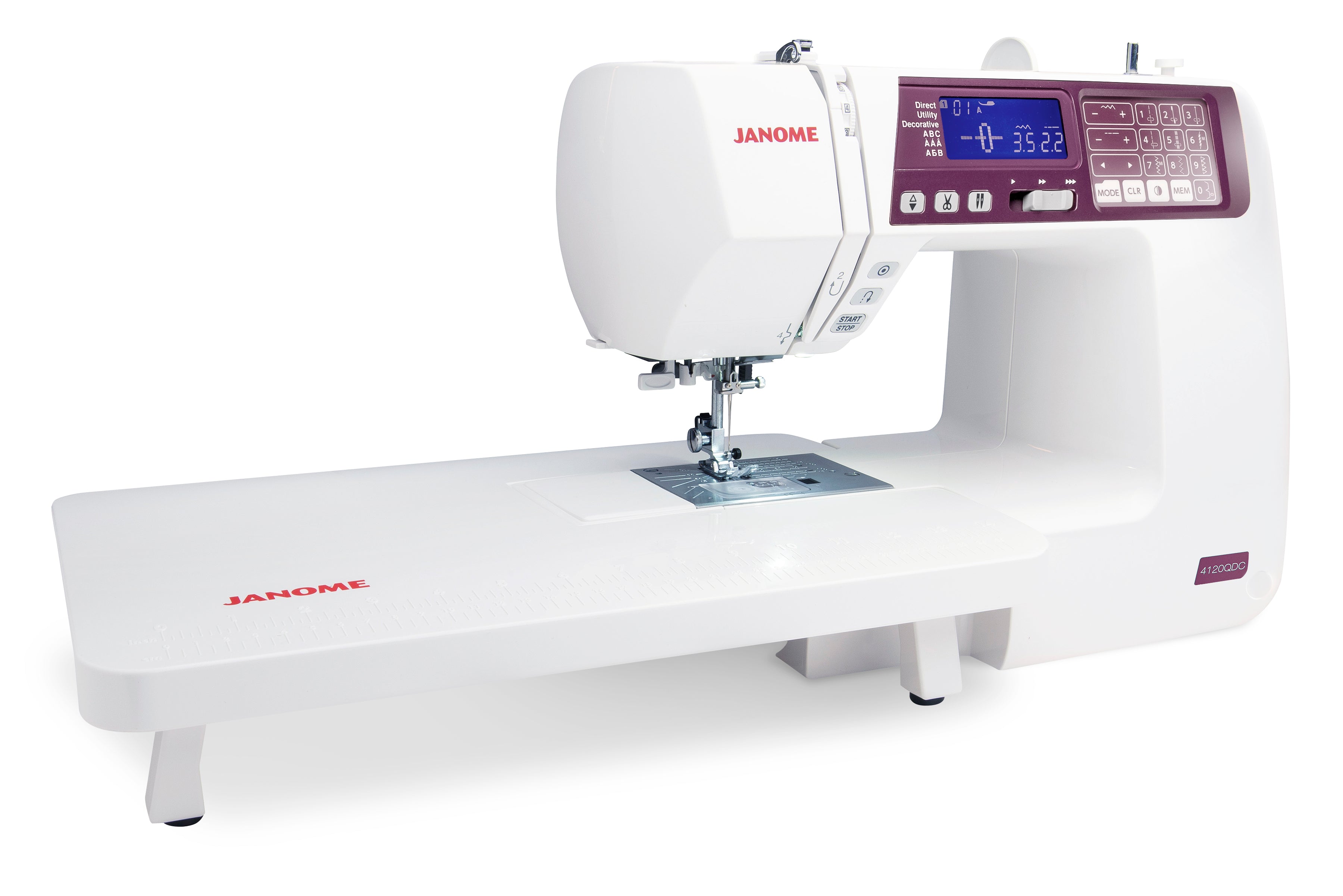 Machine à coudre Janome 4120QDC avec large table d’extension, idéale pour les grands projets de couture et de quilting.