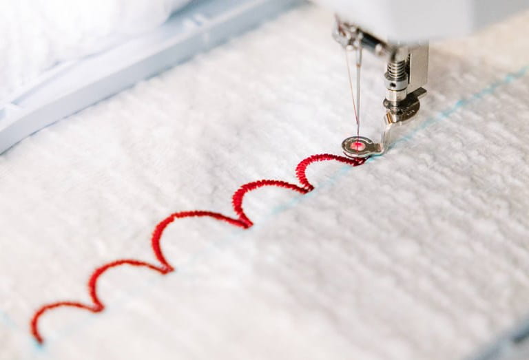 BERNINA 735  E PRO (avec l'unité de broderie)