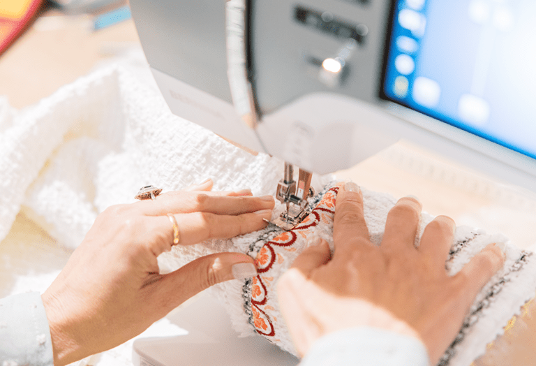 BERNINA 735  E PRO (avec l'unité de broderie)