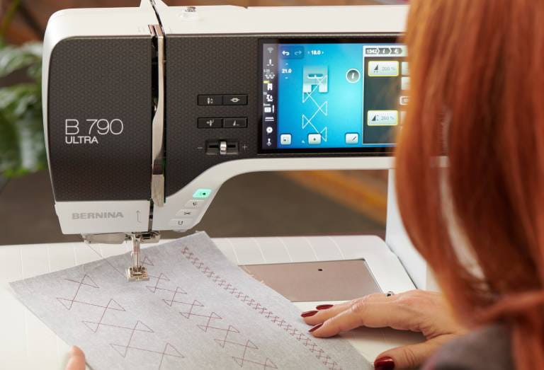 BERNINA 790 E ULTRA machine à coudre et à broder