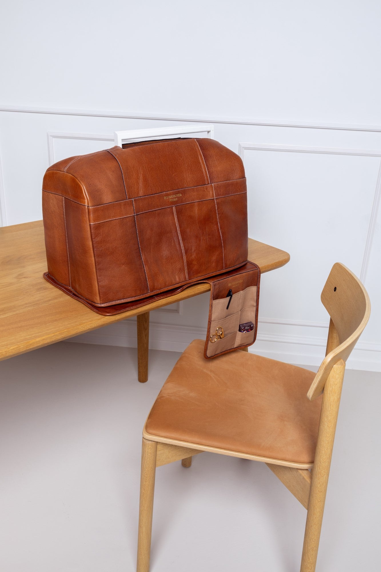 Project 84 - RE-DESIGNED Housse de protection en cuir