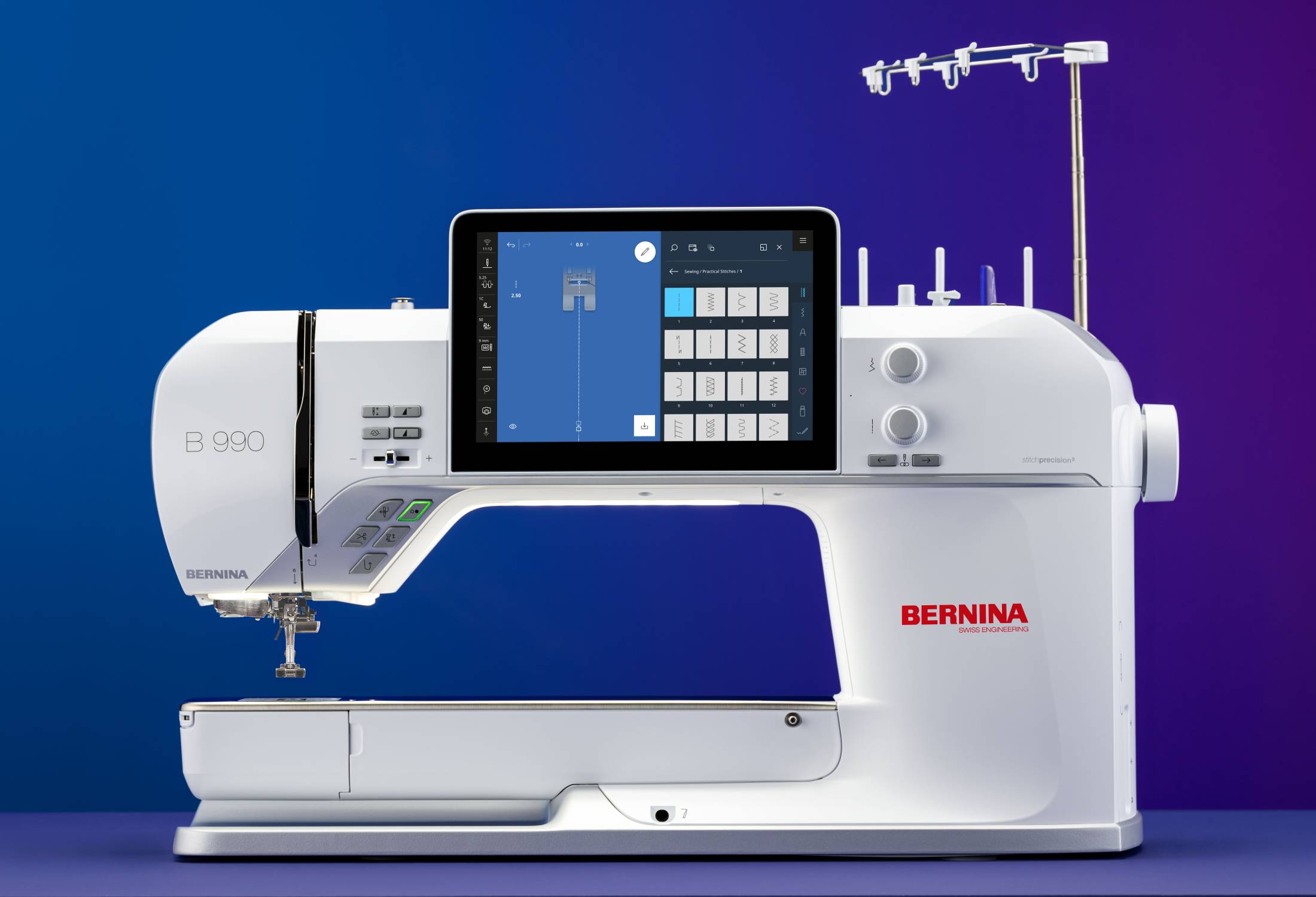 Panneau de contrôle Bernina 990 machine à coudre – Interface tactile affichant différents types de points et réglages, avec boutons de contrôle ergonomiques.