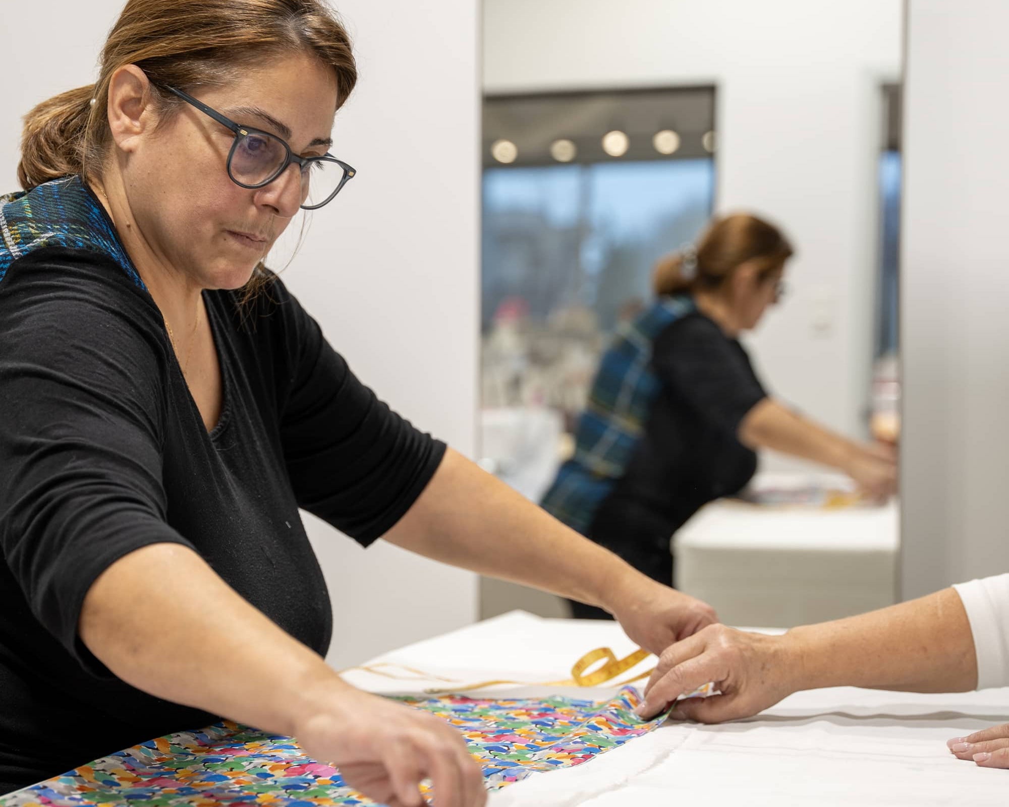 Participante à un cours de couture donné par Excelle Machine à Coudre, sur la Rive-Nord.