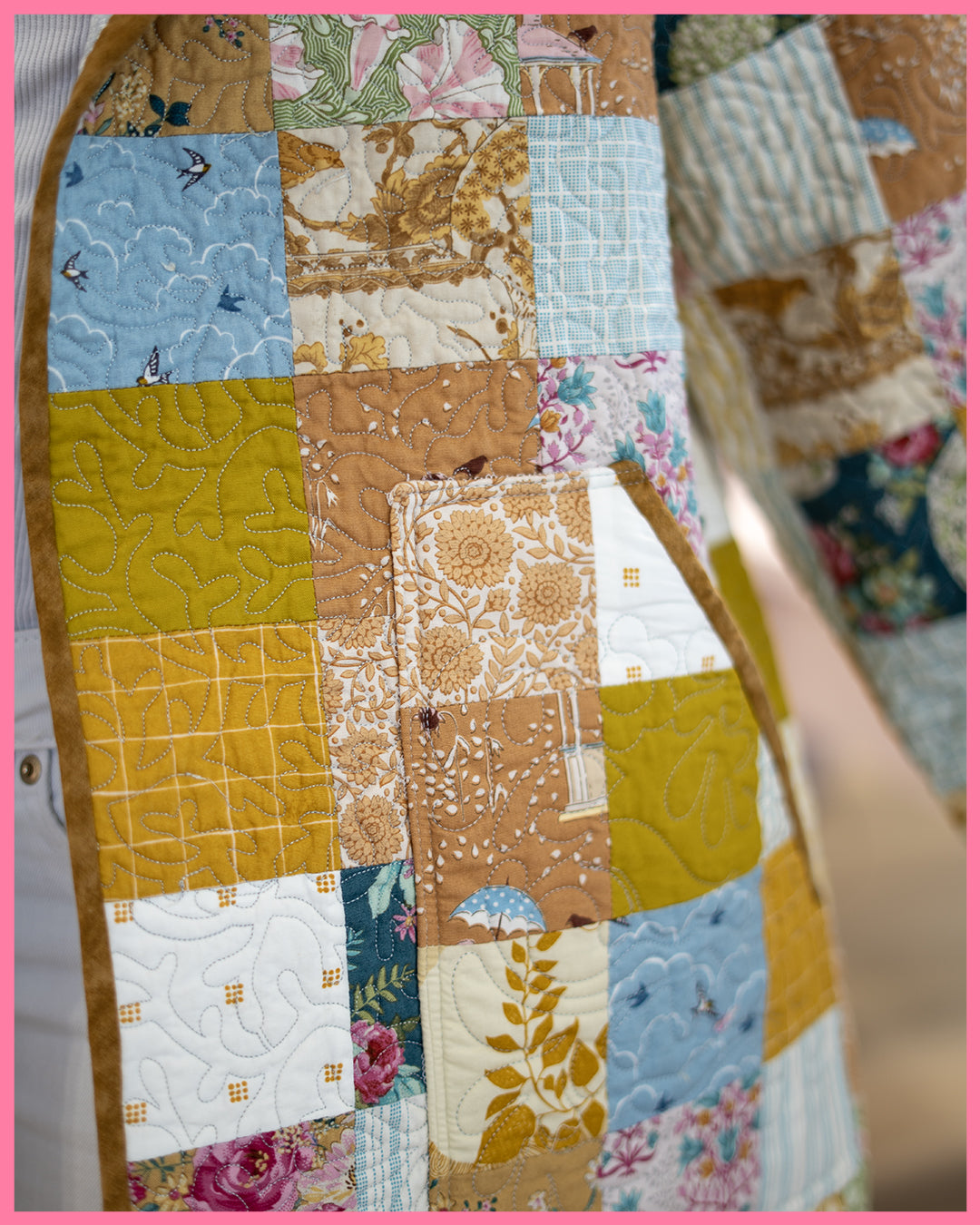 Plan rapproché sur la poche d'un manteau en courtepointe