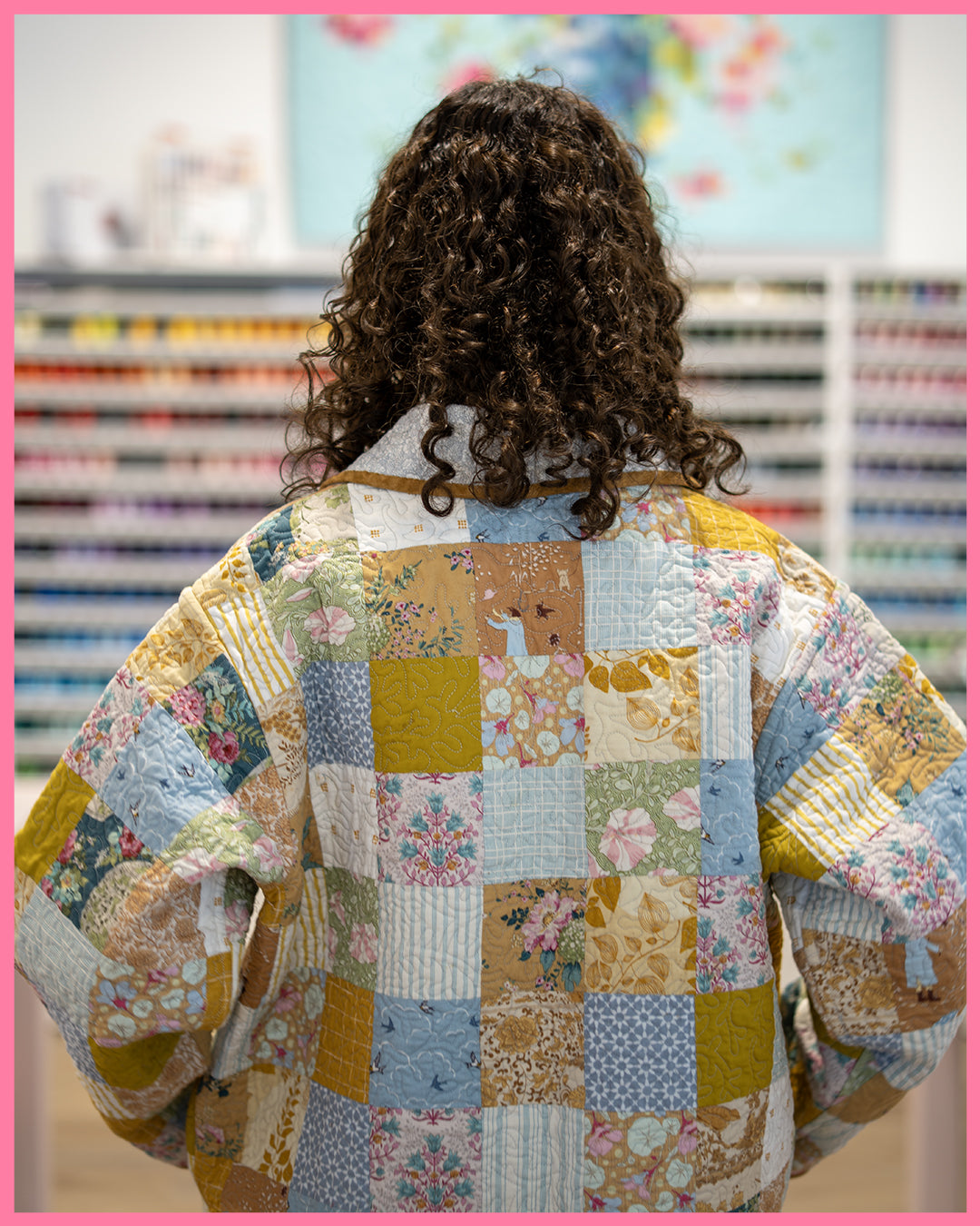 L'arrière d'un manteau en courtepointe