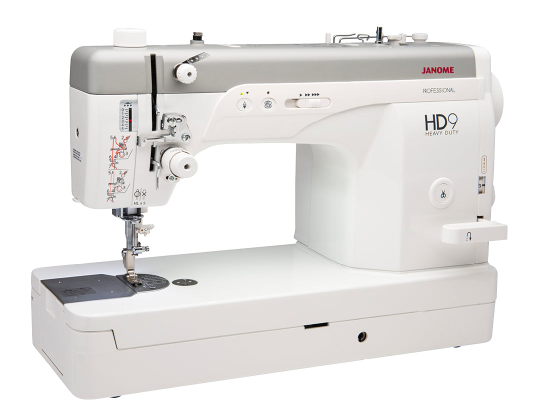 Machine à coudre Janome HD9 Professional de couleur blanche