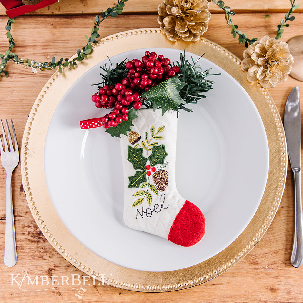 Les bas matelassés de Noël - "Noel’s Quilted Stocking" / CD Broderie