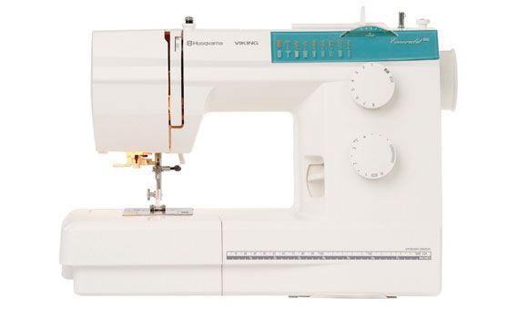 Machine à coudre Husqvarna Viking EMERALD™ 116 – Machine à coudre mécanique robuste et polyvalente, offrant 16 points intégrés, un enfile-aiguille automatique et une boutonnière en une étape.