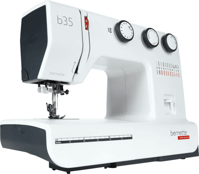 Machine à coudre mécanique bernette 35 – Vue latérale – Présentation du côté de la machine, mettant en avant son design compact et sa facilité d’utilisation pour tous types de tissus.