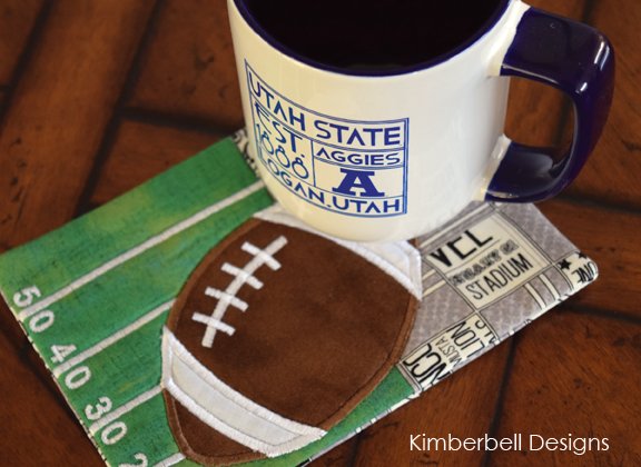 Tapis de tasse de vacances et saisonniers "Holiday & Seasonal Mug Rugs" / CD Broderie