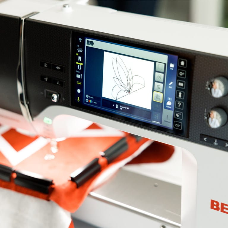 BERNINA 790 E ULTRA machine à coudre et à broder