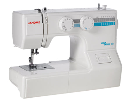 Machine à coudre Janome MyStyle 100 en vue inclinée, affichant son design compact et ses commandes simples.