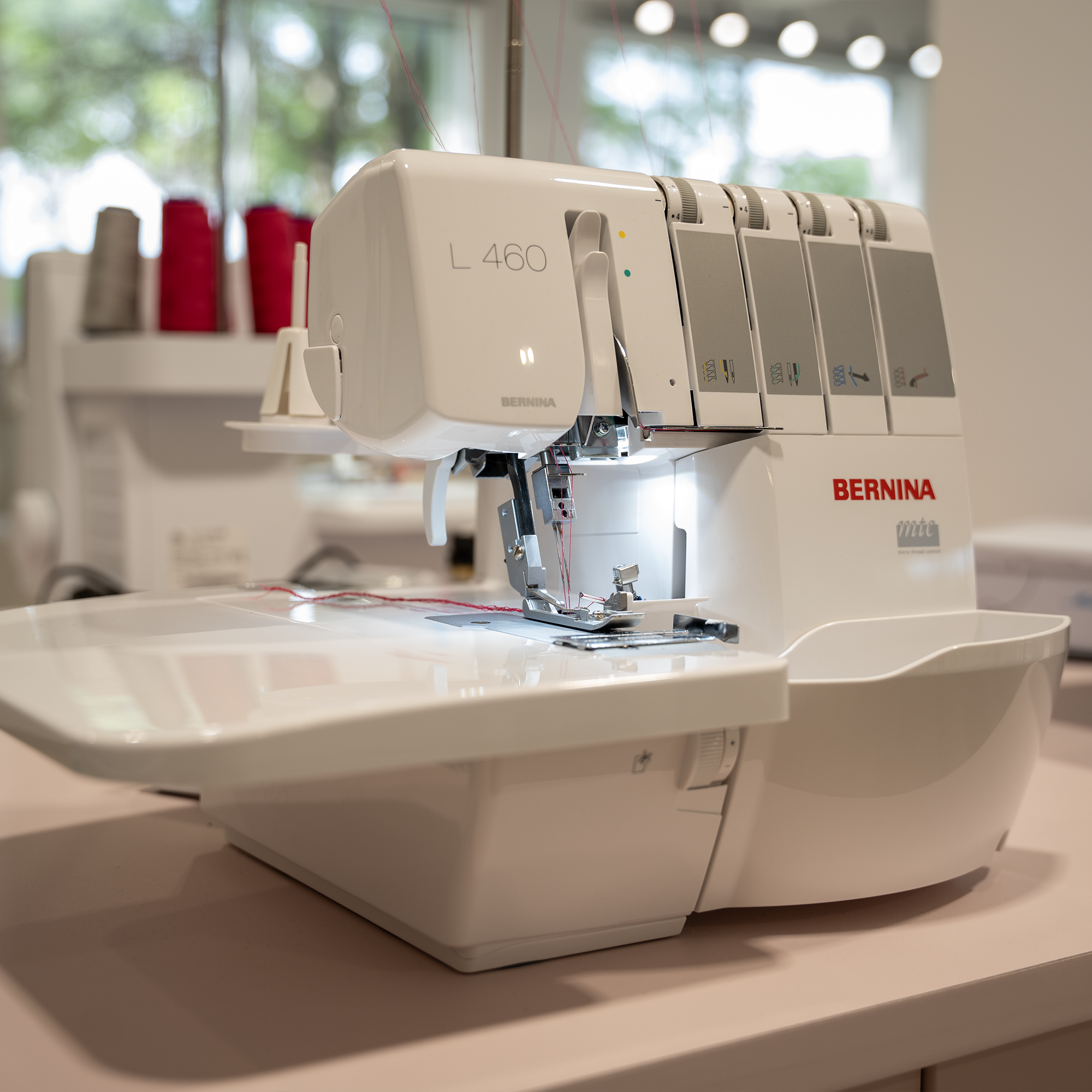 Surjeteuse BERNINA L 460