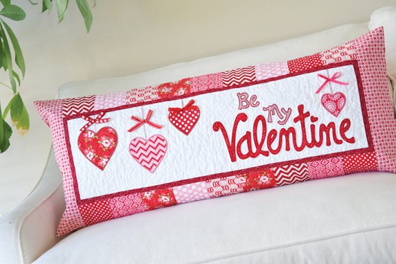 Oreiller de banc - "Be My Valentine Bench Pillow" / Ensemble prêt à broder